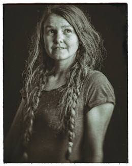 Feature faces organic Nicole