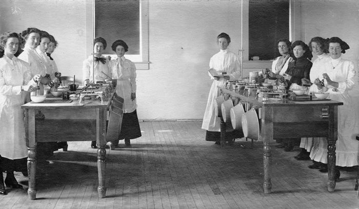 Edible Traditions UNRA P482 131