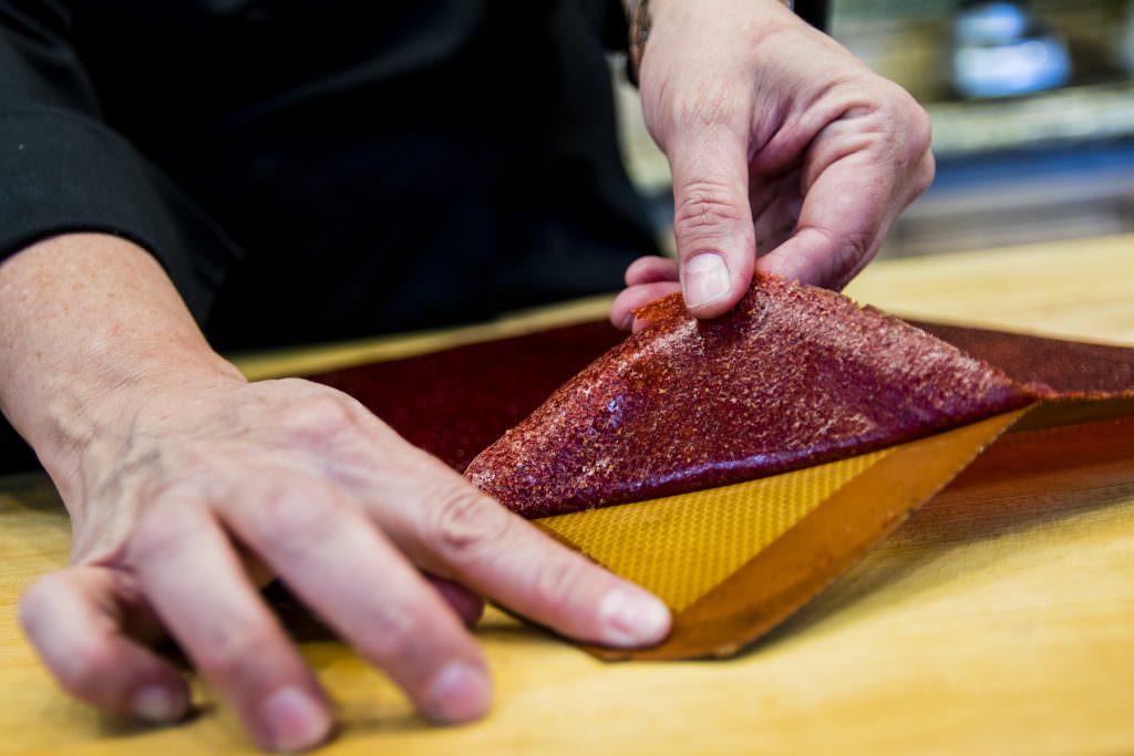 Fruit leather removing fruit leather from silpat01