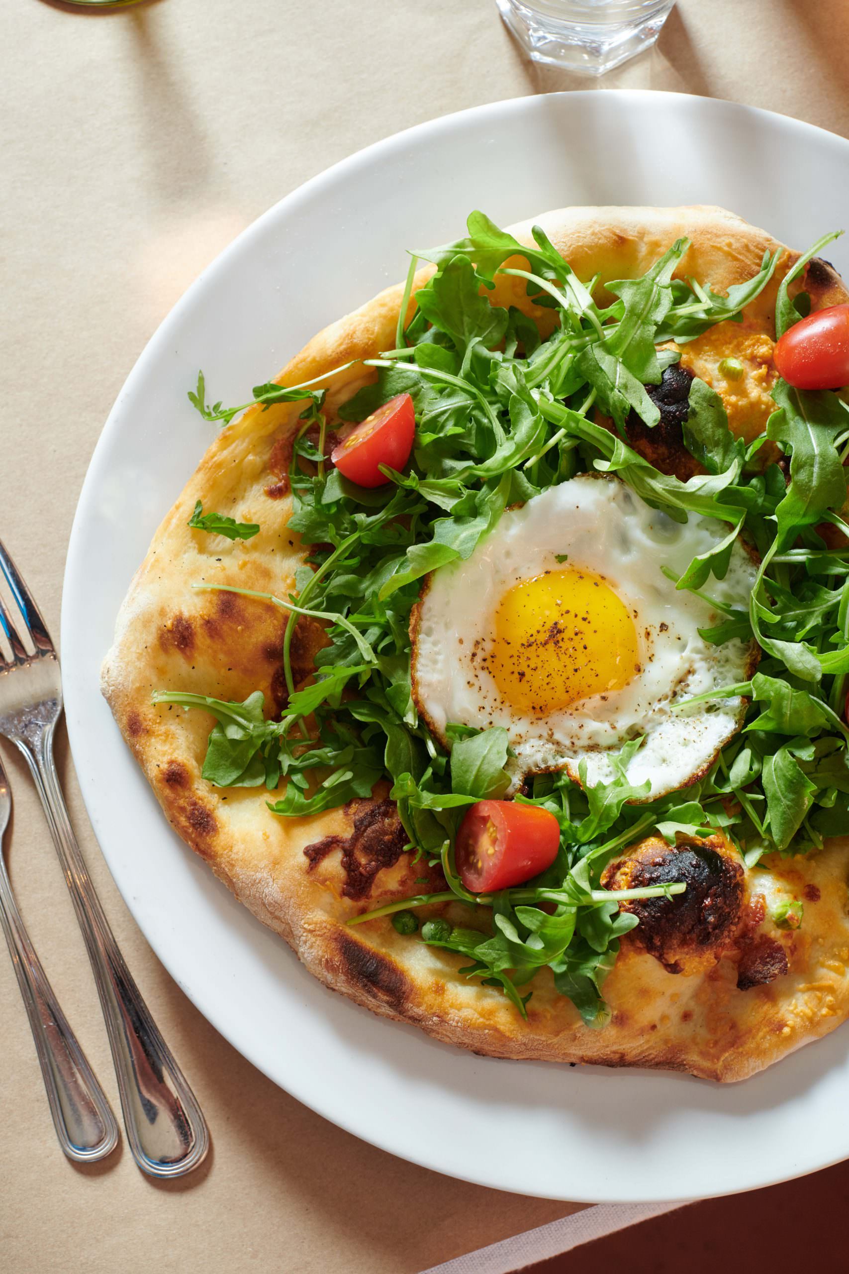 Stonefly ArugulaEggPizza02