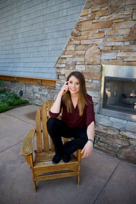 web Suzie Dundas outdoor headshot